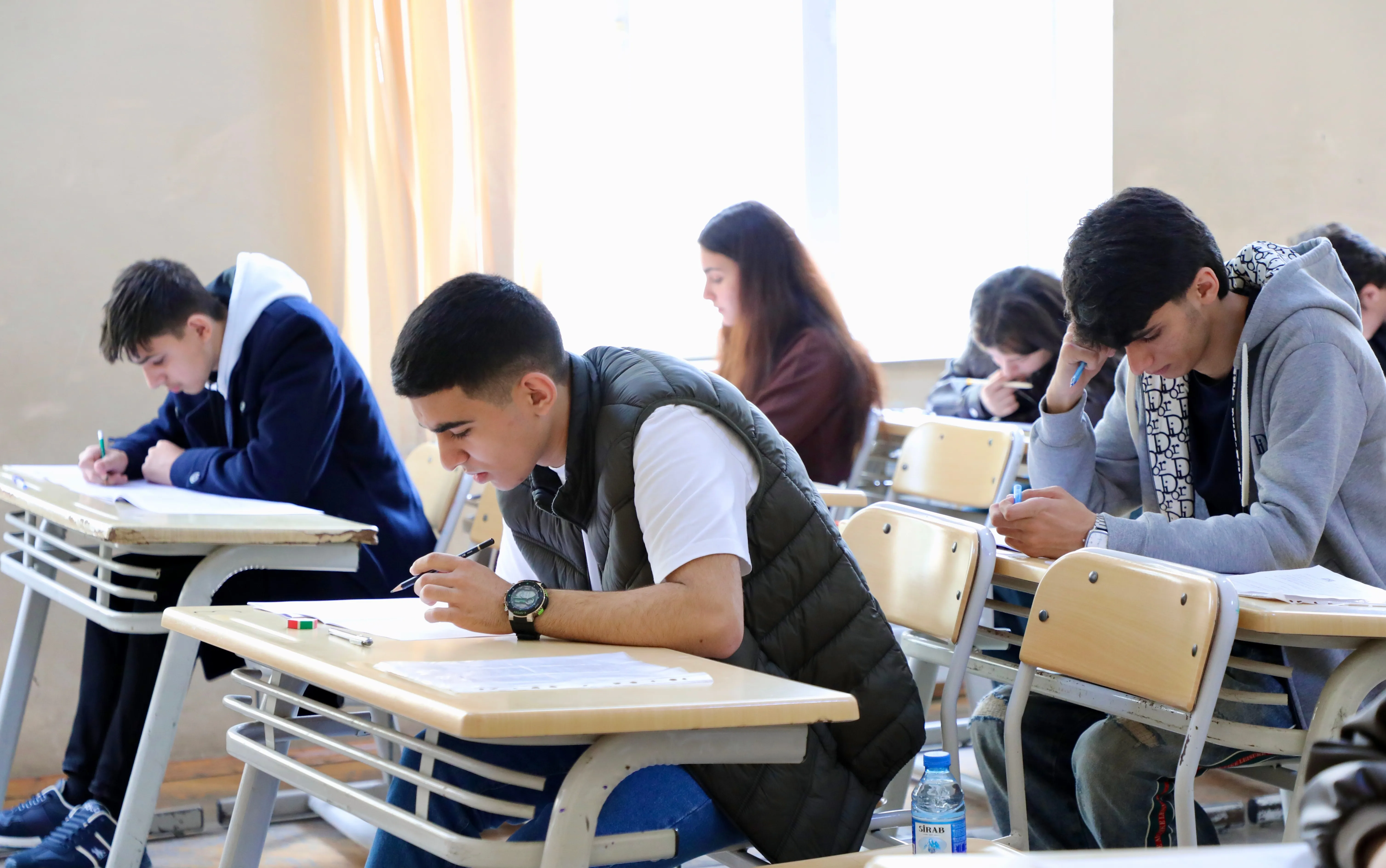 Qəbul imtahanında istifadə olunan yazılı cavab tələb edən tapşırıqların nəticələri 3 həftədən sonra elan ediləcək