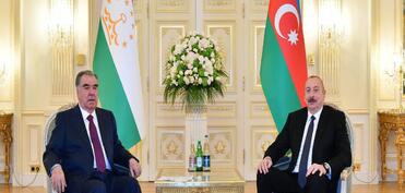 Emoməli Rəhmon Prezident İlham Əliyevi təbrik edib