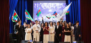“Səhnədə işıqlar yananda” adlı təntənəli konsert keçirilib