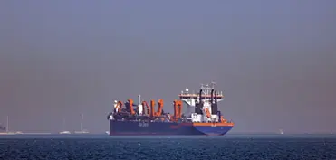 SEPAH Fars körfəzinə daxil olmağa cəhd edən iki gəminin saxlanıldığını b​​​​​​​ildirib