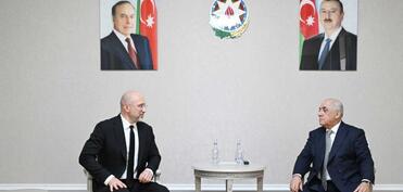 Əli Əsədov Denis Şmıqalla görüşüb