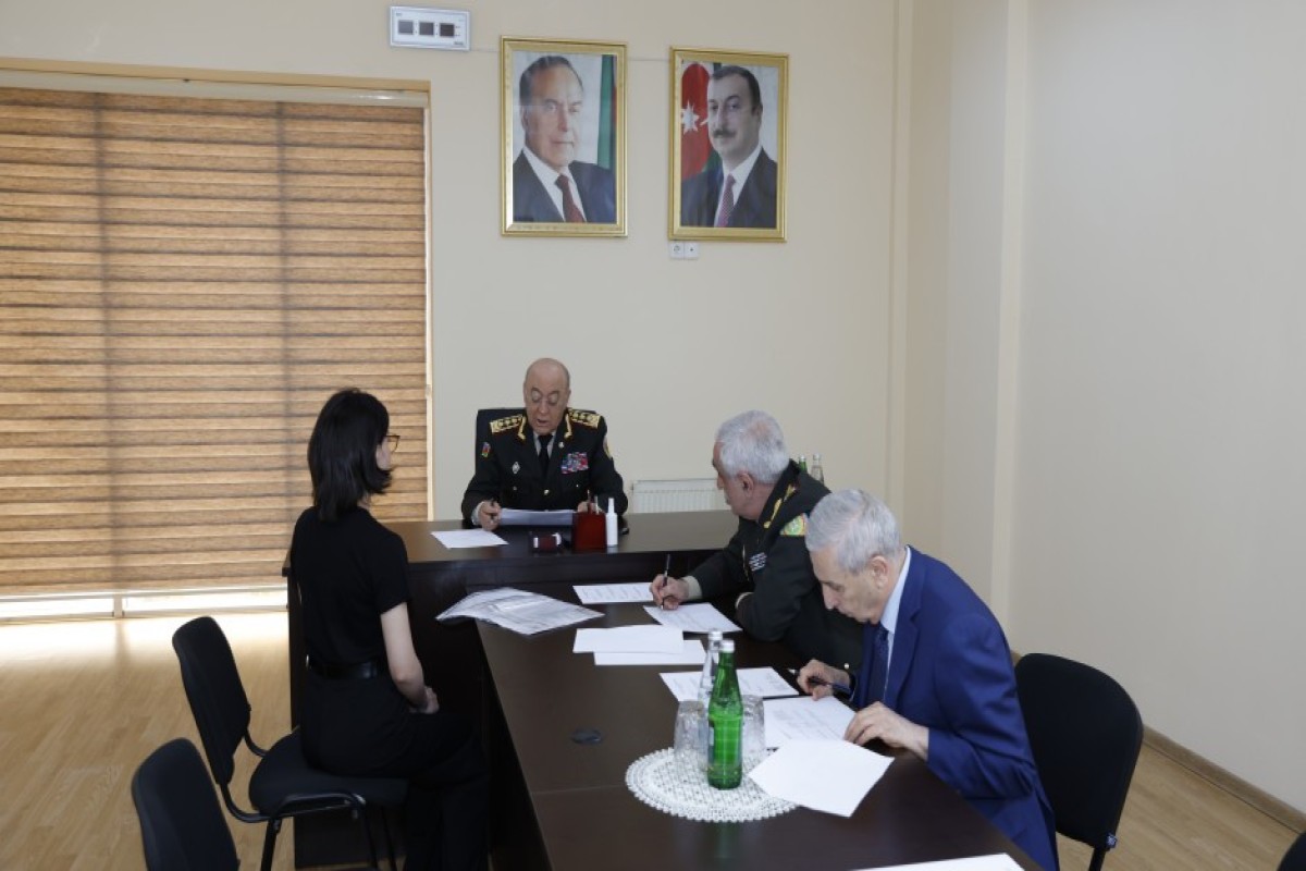 Kəmaləddin Heydərov Xırdalan şəhərində vətəndaşları qəbul edib