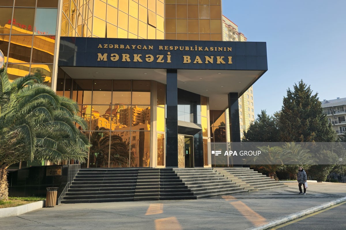 Mərkəzi Bankın valyuta ehtiyatları 12,7 mlrd. dollara çatıb
