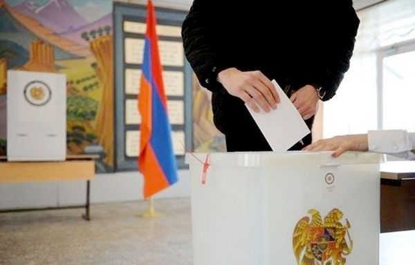 “Seçki Ermənistanı geosiyasi toqquşmanın mərkəzinə çevirib”