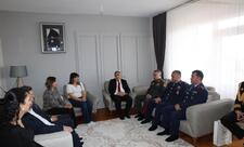 Azərbaycanın hərbi attaşesi Gürcüstanda təyyarə qəzasında şəhid olan türkiyəli hərbçilərin ailəsini ziyarət edib