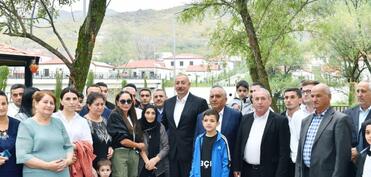 Müvəqqəti məskunlaşmadan dayanıqlı yaşayışa: Məcburi köçkünlərlə bağlı sosial dəstək mexanizmlərinin yeni modeli - TƏHLİL