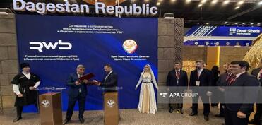 Azərbaycan nümayəndə heyəti Sankt-Peterburqda Beynəlxalq İqtisadi Forumda iştirak edir