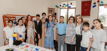 Leyla Əliyeva və Arzu Əliyeva 11 nömrəli inteqrasiya təlimli internat tipli ümumtəhsil məktəbində olublar