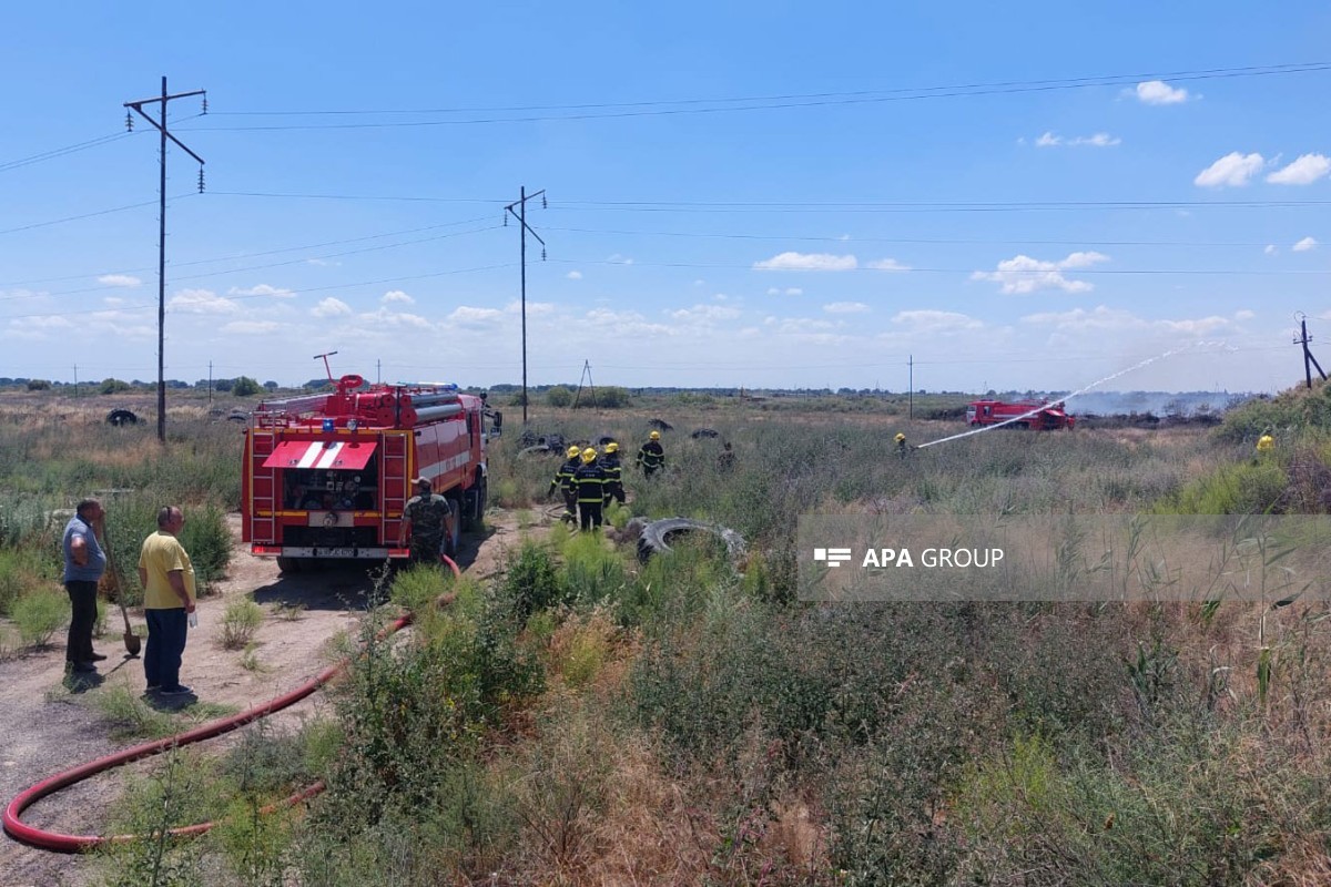 Hacıqabulda açıq ərazidə təkər tullantıları yanır