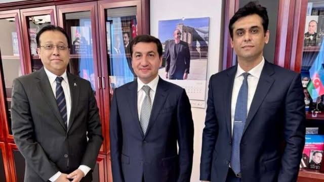 Hikmət Hacıyev Pakistanın səfiri ilə görüşüb