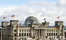Bundestaq iqtisadi böhran səbəbindən deputat maaşlarının artırılmasından imtina edə bilər