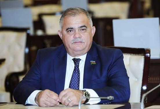 “ABŞ İranla bağlı iki xətt üzrə hərəkət edir”