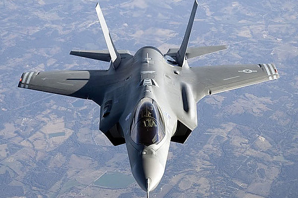ABŞ Avropadakı NATO qırıcılarının sayını azaldır