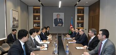 Ceyhun Bayramov Koreya xarici işlər nazirinin müavini ilə görüşüb