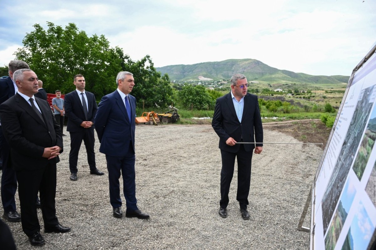 Əlaqələndirmə Qərargahının iclasının iştirakçıları Xocalıda salınmış intensiv meyvə bağları ilə tanış olub