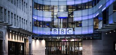 Britaniyanın BBC telekanalı ixtisarlara başlayıb