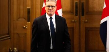 Starmer Böyük Britaniyanın Baş naziri postunu könüllü tərk etməkdən imtina etdi