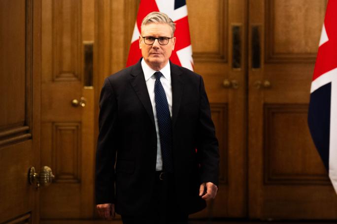 Starmer Böyük Britaniyanın Baş naziri postunu könüllü tərk etməkdən imtina etdi