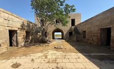 Tarixi karvansaraya qanunsuz müdaxilənin qarşısı alınıb