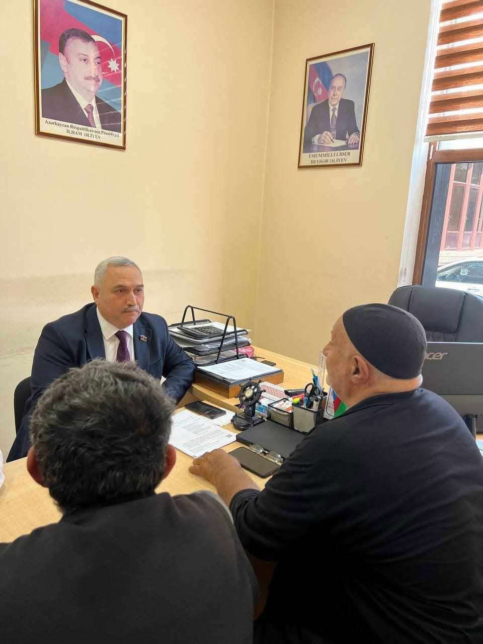 Azər Allahverənov Nardaran qəsəbəsində vətəndaşları qəbul edib