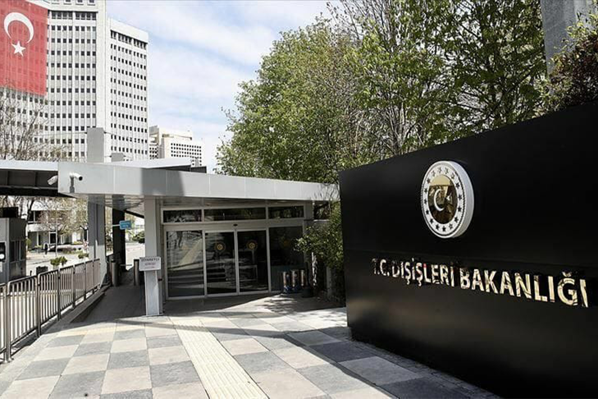 Qara dənizdə Türkiyəyə məxsus gəmi hücuma məruz qalıb, yaralılar var