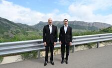 Azərbaycan və Türkmənistan prezidentləri Şuşanın Daşaltı kəndinin fonunda şəkil çəkdiriblər