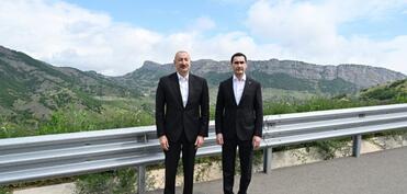 Azərbaycan və Türkmənistan prezidentləri Şuşanın Daşaltı kəndinin fonunda şəkil çəkdiriblər