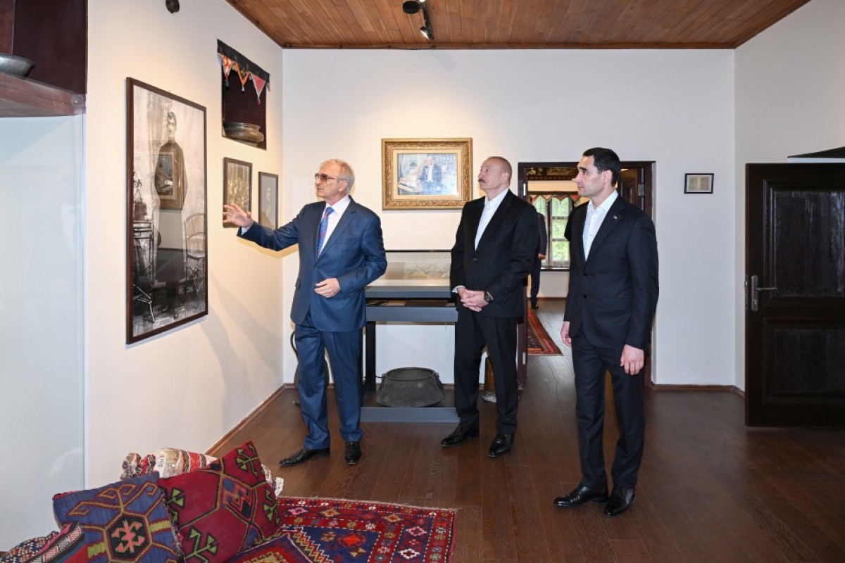 Prezidentlər İlham Əliyev və Sərdar Berdiməhəmmədov Şuşada Bülbülün ev-muzeyində olublar