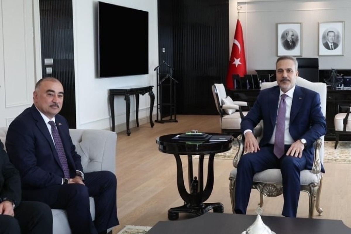Hakan Fidan Azərbaycan səfiri ilə görüşüb