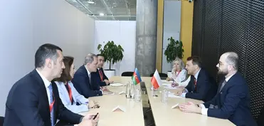 Ceyhun Bayramov Polşa XİN rəhbəri ilə regional təhlükəsizlik məsələlərini müzakirə edib