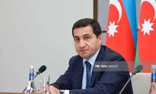 Hikmət Hacıyev Prezident İlham Əliyev və Avropa Komissiyasının Prezidenti Ursula von der Lyayenin fotosunu paylaşıb