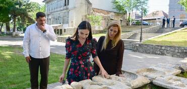 Leyla Əliyeva Şəki şəhərindəki Məhəmməd Füzuli adına parkda görülən işlərlə tanış olub