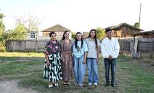 Leyla Əliyeva Yevlaxda “Gənc arıçı” layihəsinin iştirakçısı ilə görüşüb
