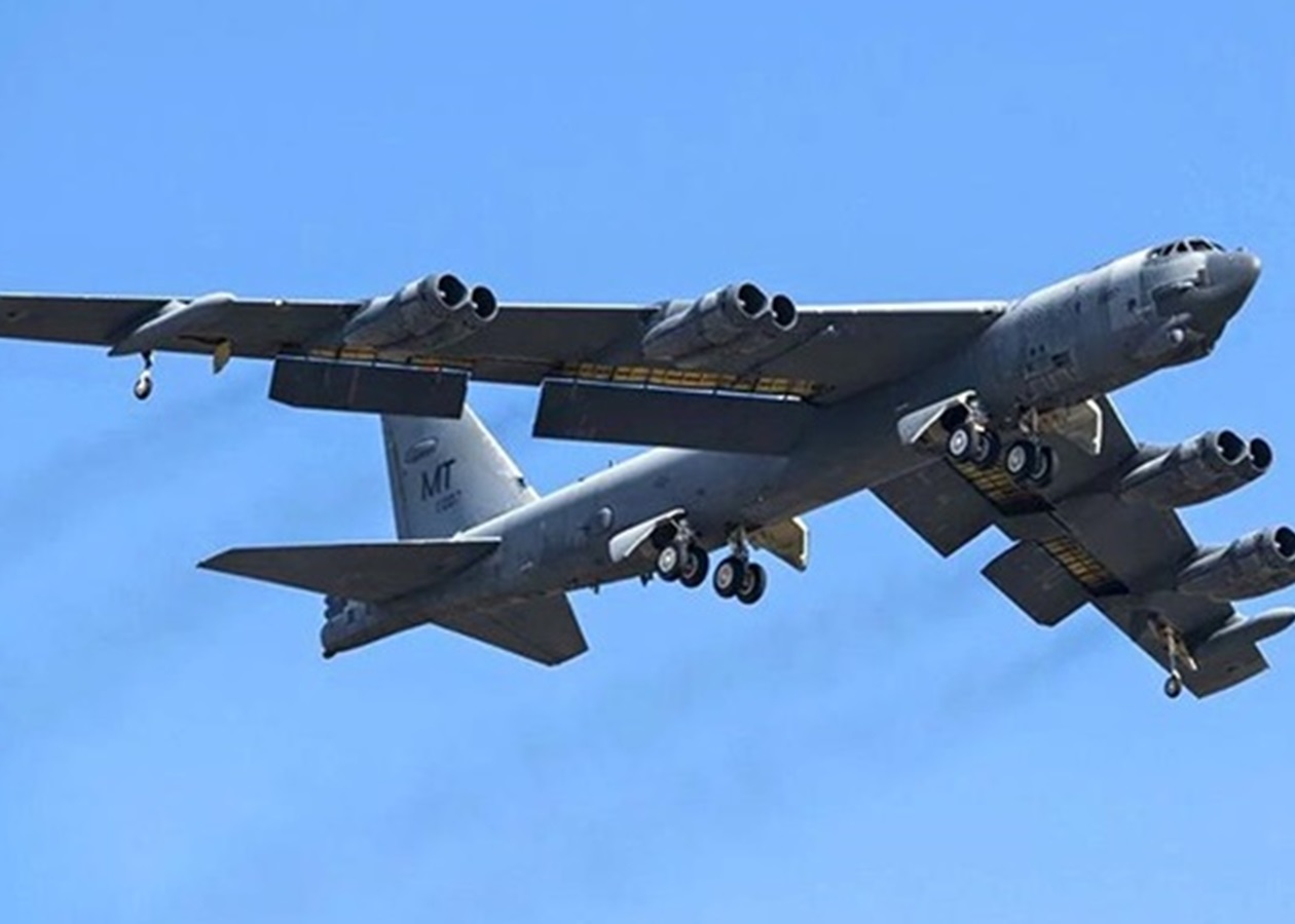ABŞ B-52 Stratofortress bombardmançılarını Böyük Britaniyadakı bazadan çıxarıb
