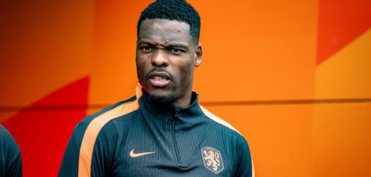 "Real Madrid" Niderland millisinin müdafiəçisini transfer etdi