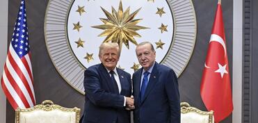 Ərdoğan və Tramp ikitərəfli əlaqələri və NATO çərçivəsində əməkdaşlığı müzakirə edirlər