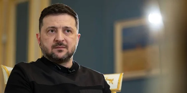 Zelenski: Ukrayna ordusu cəbhədən 1500 km məsafədəki Rusiya hədəflərini vurdu