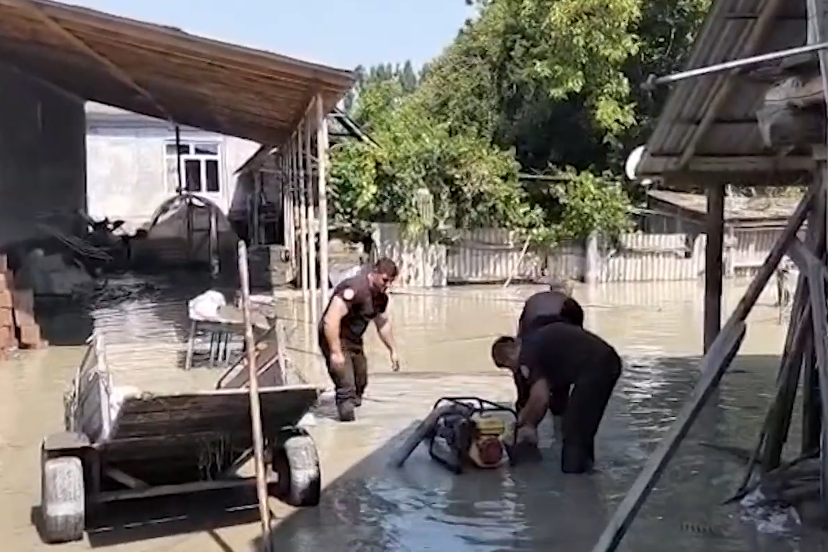 FHN: Balakən və Ağstafada su dolmuş ərazilərdə təhlükəsizlik tədbirləri davam etdirilir - VİDEO