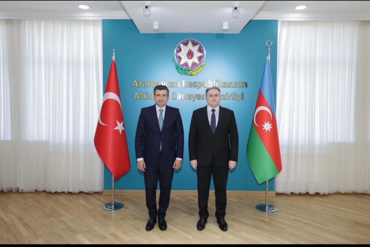 Azərbaycanla Türkiyə arasında hərbi-texniki əlaqələrin daha da inkişaf etdirilməsi müzakirə olunub
