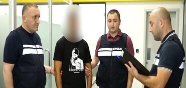 Azərbaycan vətəndaşını Tbilisidə qətlə yetirməkdə ittiham olunan şəxs Batumi aeroportunda saxlanılıb - FOTO - VİDEO