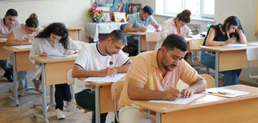 Dövlət icra məmuru vəzifəsinə qəbulla bağlı test imtahanı keçirilir