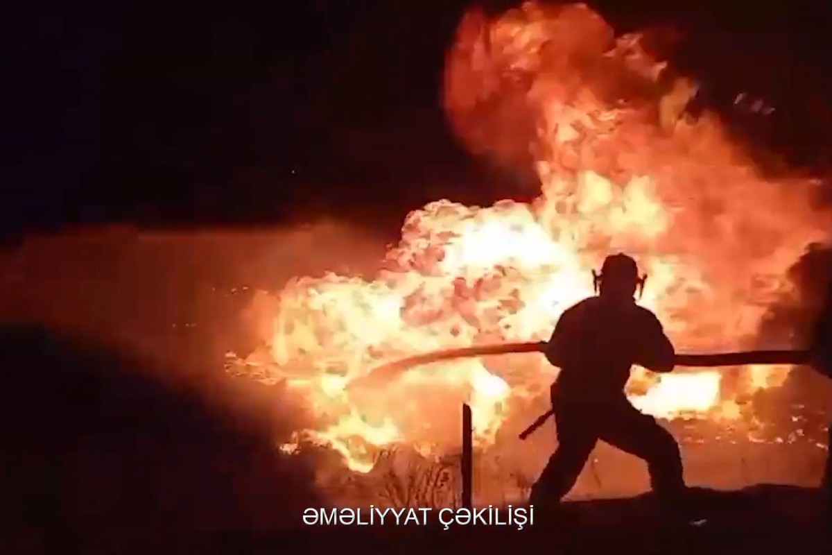 Bakı–Quba yolunda yanacaq maşını aşıb, yanğın olub - VİDEO