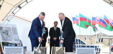 Azərbaycan və Slovakiya prezidentləri Ağdamın Baş Qərvənd kəndində görülən işlərlə tanış olublar, məktəb binasının təməli qoyulub