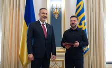 Zelenski Hakan Fidanı ordenlə təltif edib