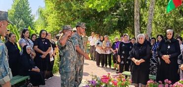 Şəhid Vəliyev Vüsal İslam oğlunun doğum günü münasibətilə anım mərasimi keçirilib – FOTOLAR