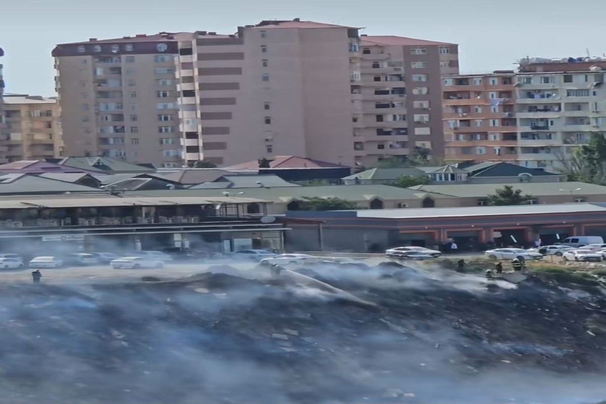 Bakıda açıq ərazidə yanğın başlayıb - FOTO
