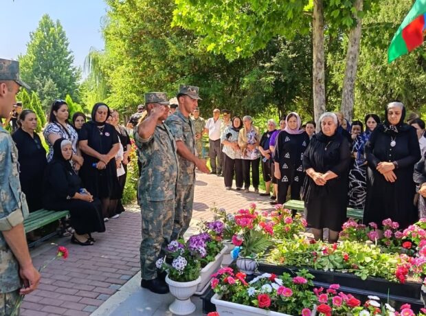 Şəhid Vəliyev Vüsal İslam oğlunun doğum günü münasibətilə anım mərasimi keçirilib – FOTOLAR