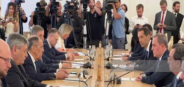 Ceyhun Bayramov və Lavrov Cənubi Qafqazdakı vəziyyəti müzakirə edib