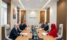 Ədliyyə naziri Pakistanın hüquq və ədliyyə üzrə dövlət naziri ilə görüşüb