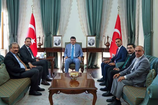 Suriya türkmənlərindən ibarət heyət Kilis valisi ilə görüşüb